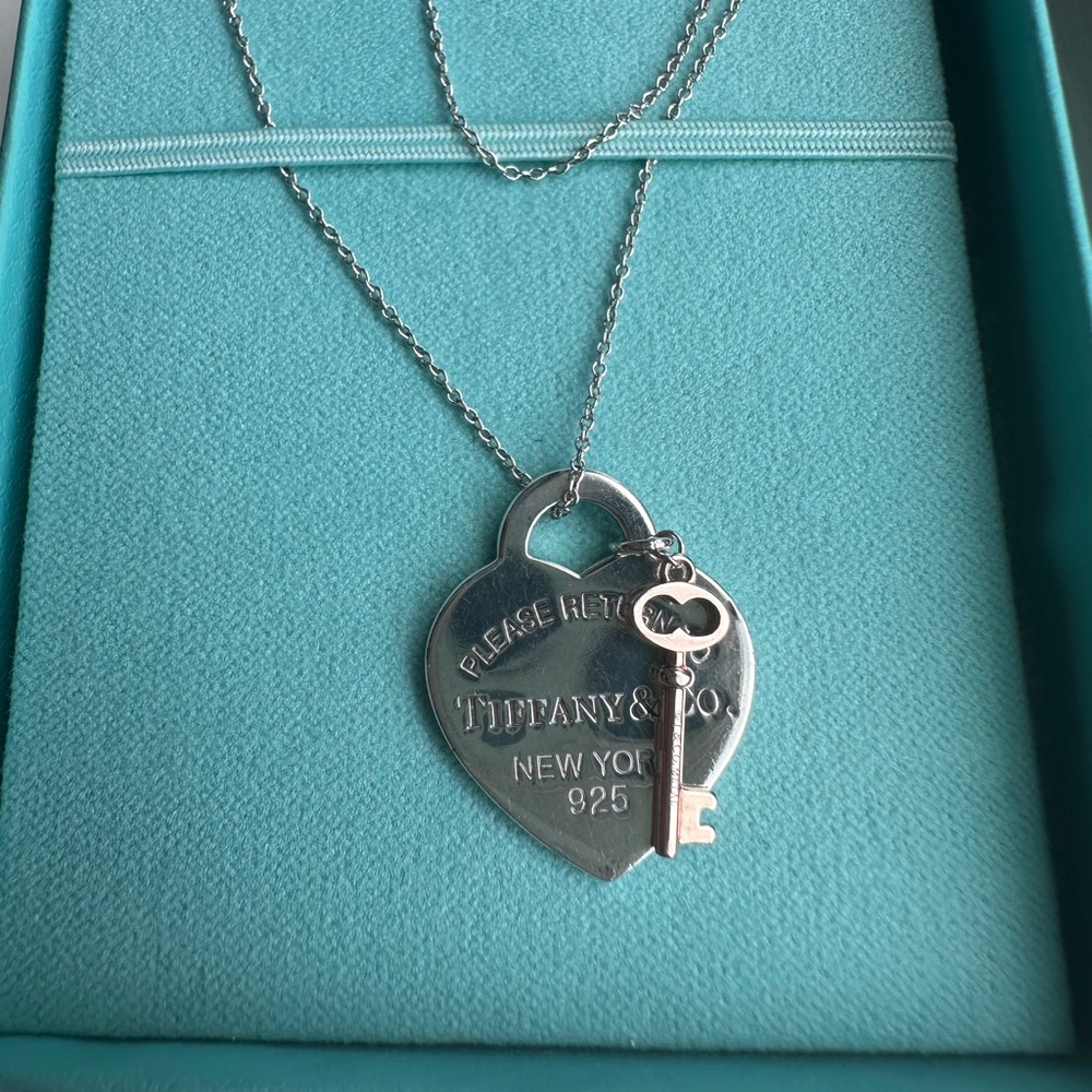 Tiffany & Co. Silver Heart and Rose Color Key Pendant - Picture 11 of 12